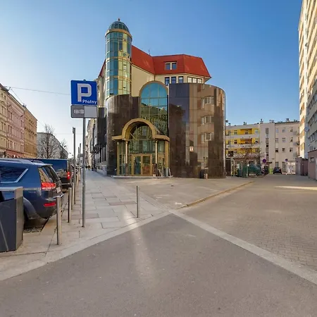 Funkcjonalne Blisko Zamku Ksiazat Pomorskich W Szczecinie By Renters アパート