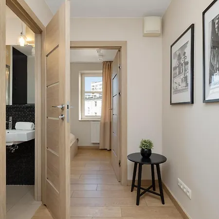 Funkcjonalne Blisko Zamku Ksiazat Pomorskich W Szczecinie By Renters Апартаменти Щецин