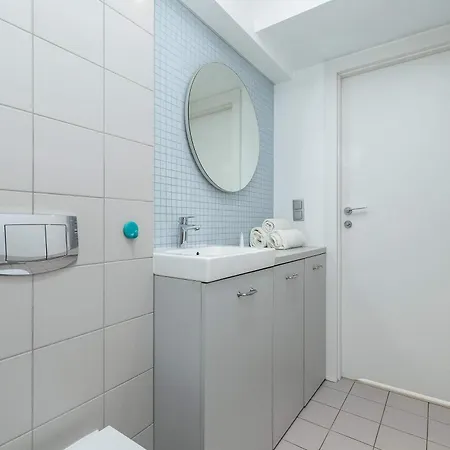 Funkcjonalne Blisko Zamku Ksiazat Pomorskich W Szczecinie By Renters Апартаменти Щецин